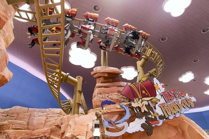 2 Parks in Yas Island Abu Dhabi - Picking Warner Bros. World or Yas Waterworld