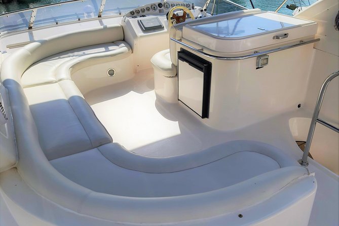 3-Hour Luxury Yacht Cruise from Dubai Marina - Burj Al Arab and Dubai’s famous profile