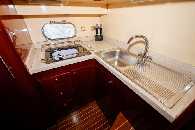 3-Hour Luxury Yacht Cruise from Dubai Marina - How the $525 group price works