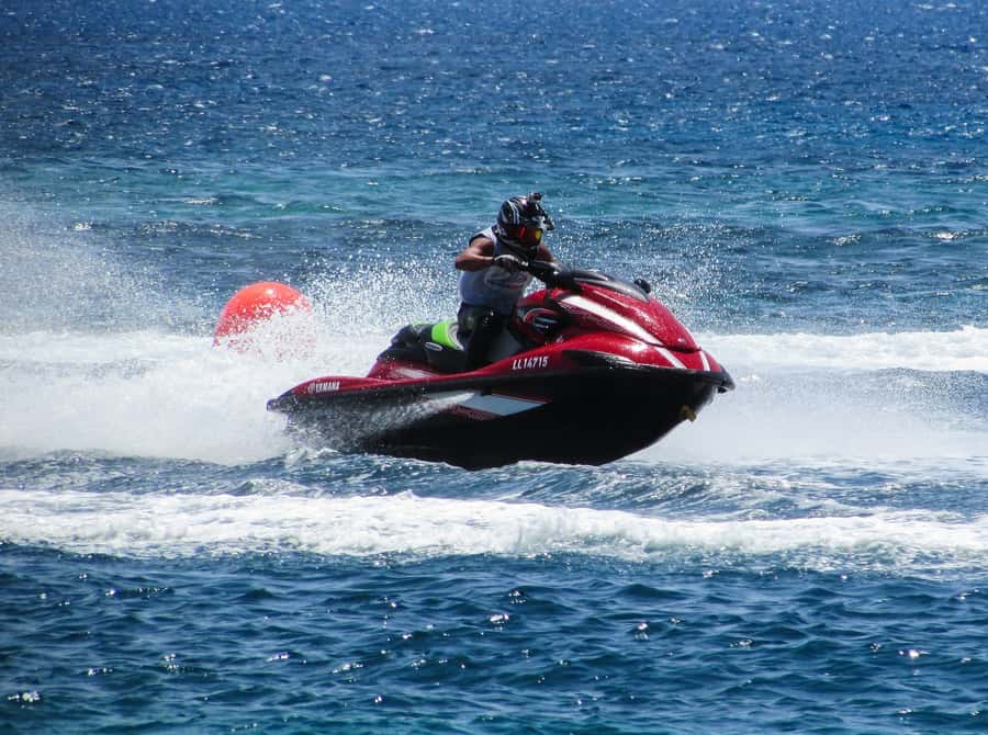 Abu Dhabi 1-Hour Jet Ski Rental - Choosing between riding alone and sharing