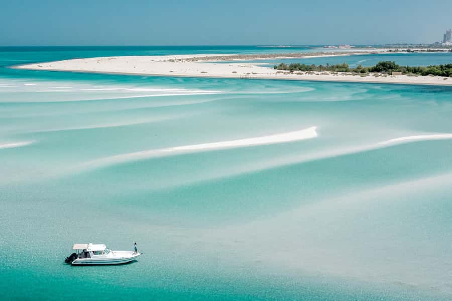 Abu Dhabi: 4-Hour Guided Cruise & Island Hopping - Key points to know before you sail
