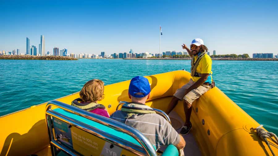Abu Dhabi: 60-Minute Corniche Speed Boat Sightseeing Tour - The Corniche, where the tour slows down