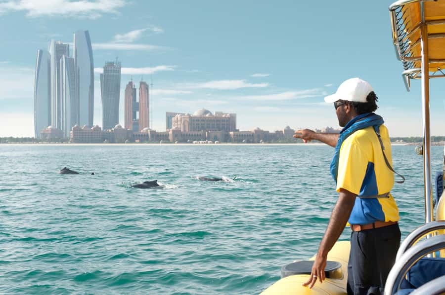 Abu Dhabi: 60-Minute Corniche Speed Boat Sightseeing Tour - Choosing the best time of day