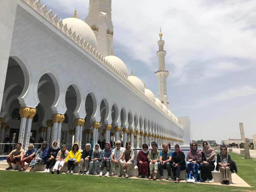 Abu Dhabi City Essentials: Half-Day Tour - Yas Island and the Ferrari photo stop