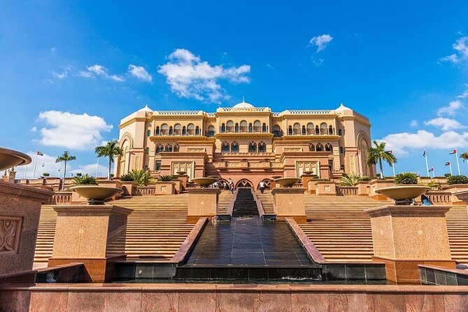 Abu Dhabi City Sightseeing Tour From Dubai - The Abu Dhabi dates market