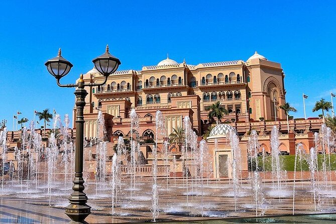 Abu Dhabi City Tour from Abu Dhabi - The mosque gives this Abu Dhabi tour its purpose