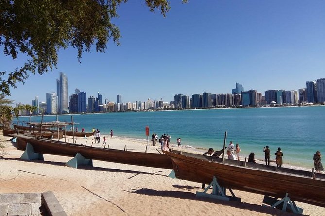 Abu Dhabi City Tour from Dubai - Full-Day Tour - Exploring the Abu Dhabi dates market
