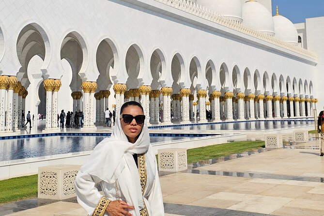 Abu Dhabi City Tour :Qasr Al Watan, Emirates Palace, Mosque - Marina Mall: lunch is your own decision