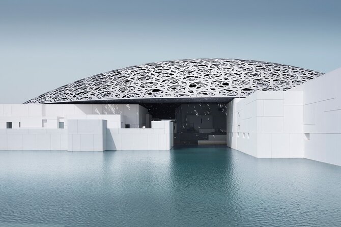 Abu Dhabi City Tour Sharing Basis - The Date Market gives the day a local flavor