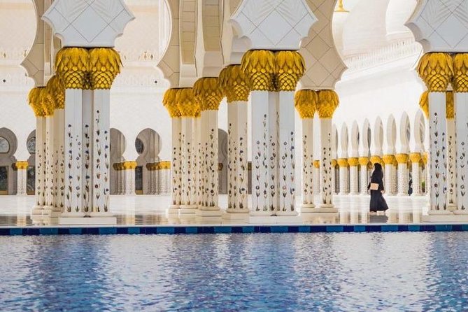 Abu Dhabi City Tour with Buffet Lunch - Sheikh Zayed Grand Mosque: the day’s essential stop