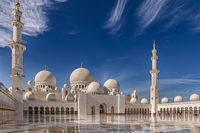 Abu Dhabi City Tour with Ferrari world Full Day - Abu Dhabi Dates Market: a useful final stop