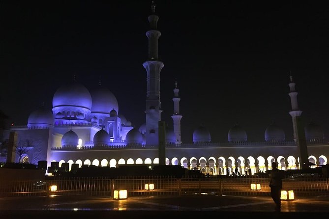 Abu Dhabi City Tour with Grand Mosque and Ferrari World from Dubai - Marina Mall: a practical lunch break