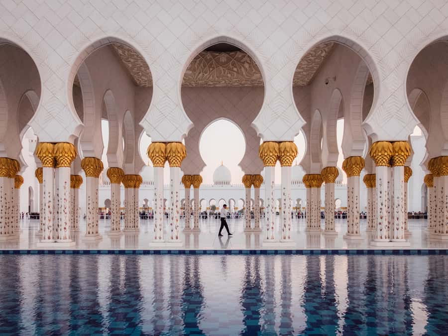 Abu Dhabi City Tour with Qasr Al Watan - Two Abu Dhabi icons in one long day