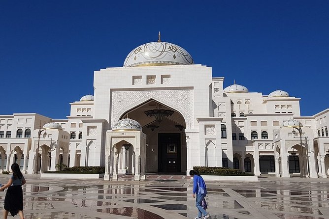 Abu Dhabi Full Day City Tour - Qasr Al Watan is a quick royal-palace preview