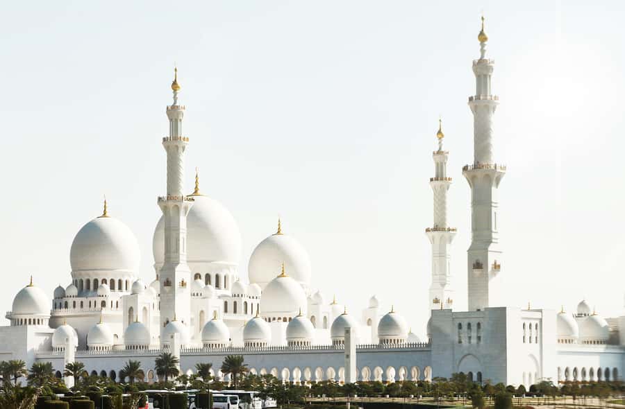 Abu Dhabi Full-Day Tour from Dubai - Spanish-Speaking Guide - Heritage Village and traditional crafts
