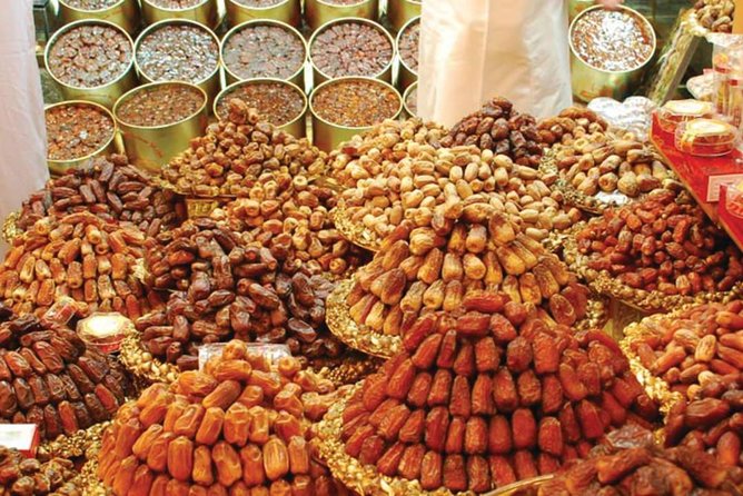 Abu Dhabi Full-Day Tour from Dubai with Lunch - Marina Mall and the two-hour lunch break