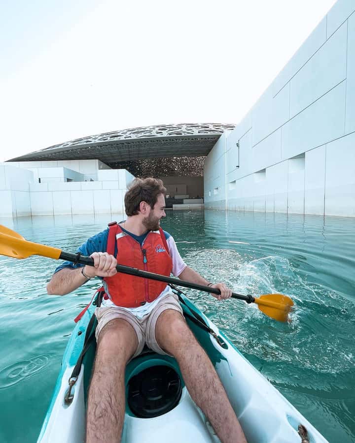 Abu Dhabi: Guided Kayak Tour around Louvre - How wet will you get?