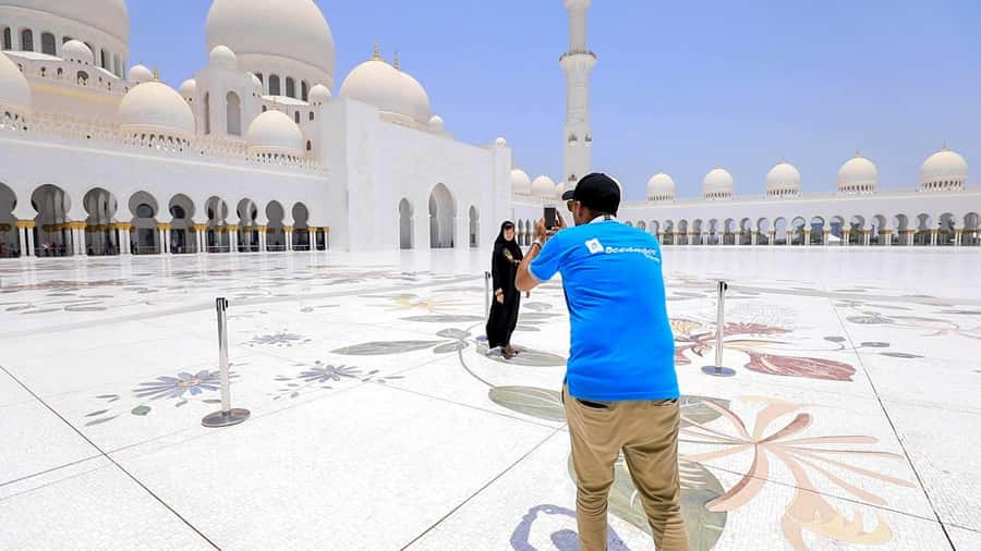 Abu Dhabi: Guided Walking Tour at Sheikh Zayed Grand Mosque - Walking into the mosque complex