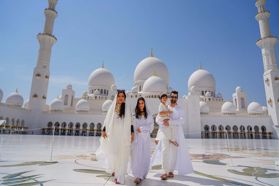 Abu Dhabi: Guided Walking Tour at Sheikh Zayed Grand Mosque - Meeting at Al Khayma Heritage Restaurant