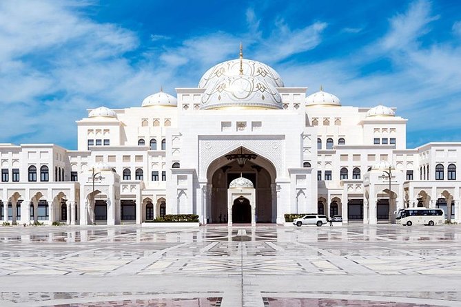 Abu Dhabi Half Day City Tour - Emirates Palace offers a glimpse of royal-scale luxury