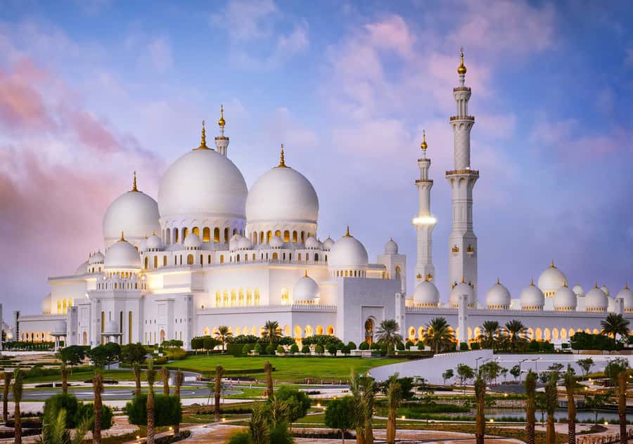 Abu Dhabi: Half-Day Guided City Tour - Guides, vehicles, and the pace of the day