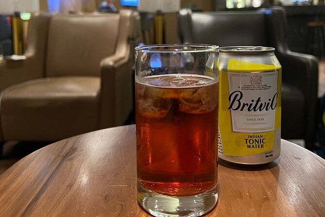 Abu Dhabi International Airport (AUH) VIP Lounge Access - Wi-Fi, workstations, and airport essentials