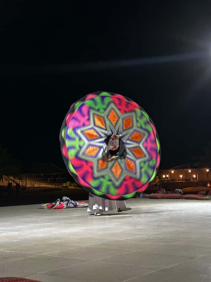 Abu Dhabi: Magical 4x4 Desert Tour with BBQ & Sandboarding - Camels, a farm visit, and falcon photographs