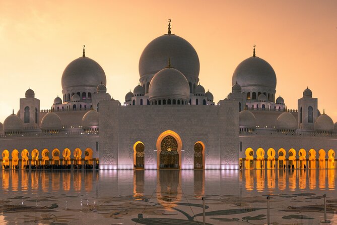 Abu Dhabi Private City Tour - The Corniche offers a short look at the waterfront