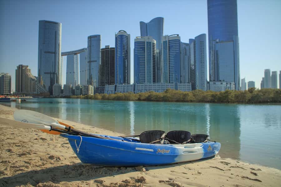 Abu Dhabi: Reem Central Park 2-hour Guided Kayak Tour - How demanding is the tour?