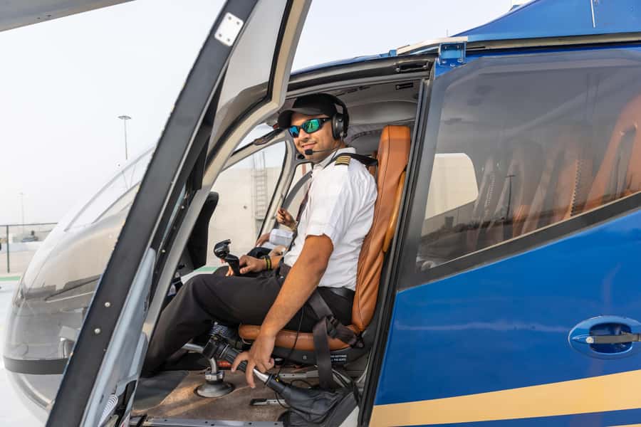 Abu Dhabi: Scenic Helicopter Tour - Abu Dhabi in 17 Minutes From Mina Zayed