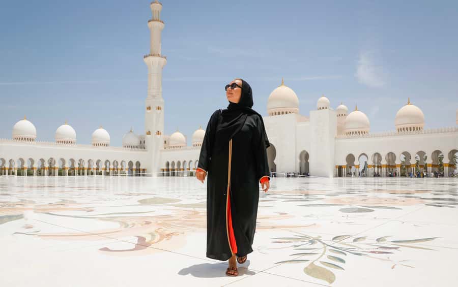 Abu Dhabi: Sheikh Zayed Grand Mosque Tour with Photographer - Why this photo tour makes sense at Sheikh Zayed Grand Mosque