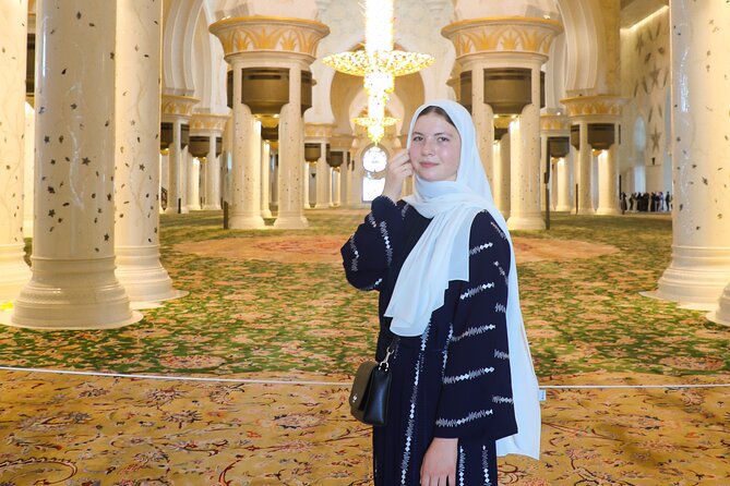 Abu Dhabi Sheikh Zayed Mosque Half-Day Guided Tour from Dubai - What you will see inside