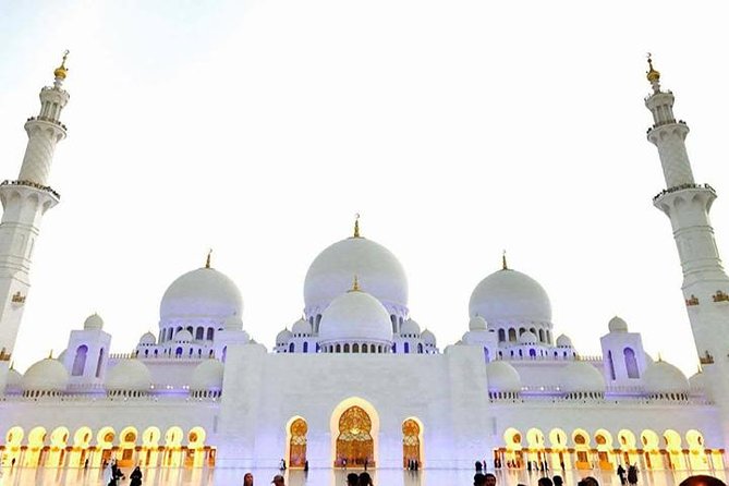 Abu Dhabi Tour with Grand Mosque and BAPS Temple - Carpet Souk and the Date Market