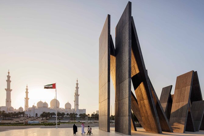 Abu Dhabi Tour with Sheikh Zayed Grand Mosque & BAPS Hindu Mandir - Sheikh Zayed Grand Mosque: give the first hour your full attention