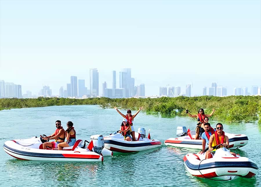Abu Dhabi: Yas Island Self-Driving Guided Speedboat Tour - Leaving the marina and learning the boat