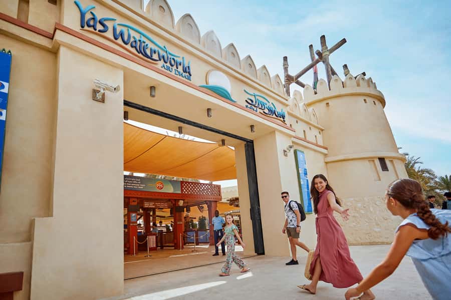 Abu Dhabi: Yas Waterworld Entry Ticket with Free Shuttle - Who will get the most from this day?