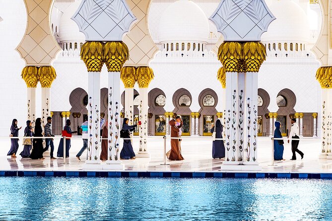 Afternoon City Tour With Qasr Al Watan And Sheikh Zayed Mosque - What the guides add to the experience