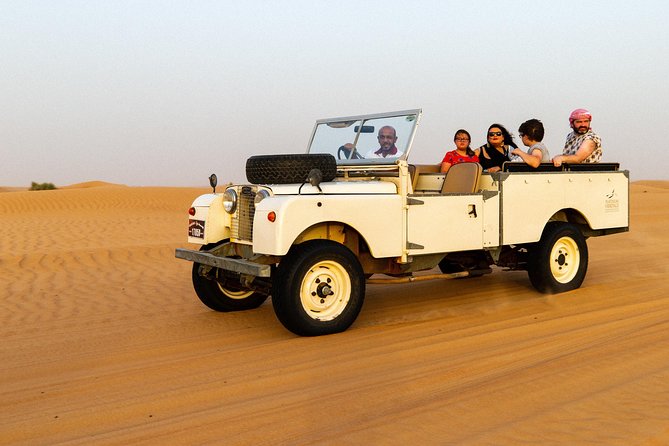 Authentic Safari in Vintage Land Rover with Traditional Dinner - One hour through the Dubai Desert Conservation Reserve