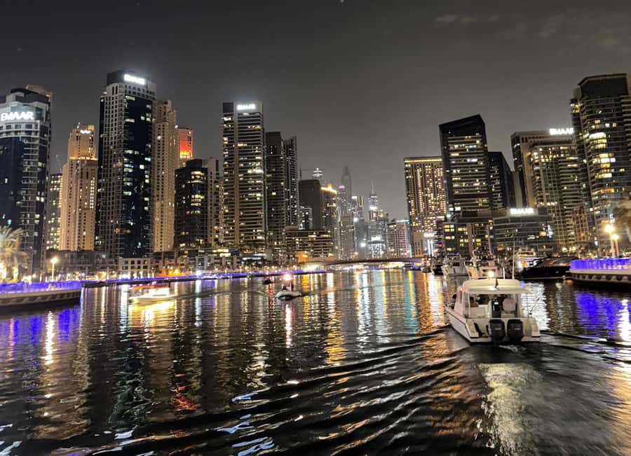 Burj Al Arab: 2-Hour Yacht Tour with BBQ Dinner - Should you book the Burj Al Arab yacht dinner?