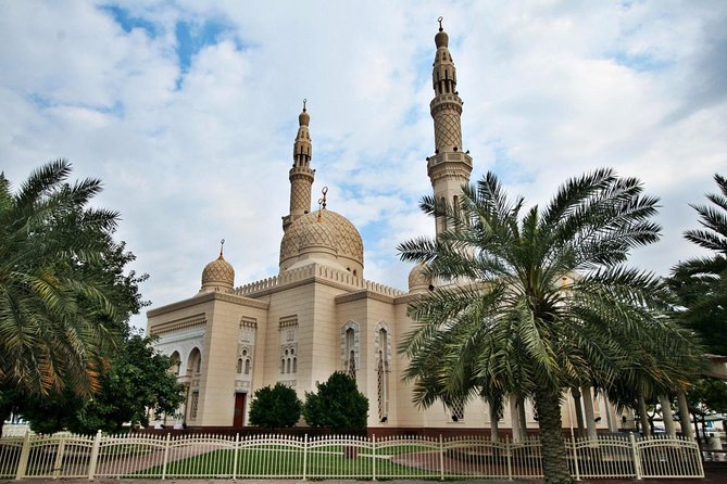 Combo Dubai City Tour and 4X4 Desert Safari with Dinner - Sunset, camels, and the desert camp