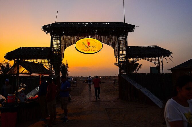 Desert Safari, City Tour & Dhow Cruise in Marina Enjoy In Dubai - BBQ dinner and evening shows at the desert camp
