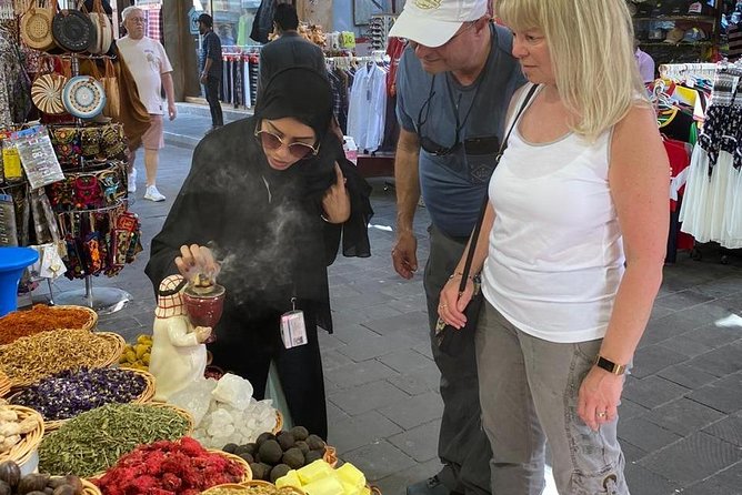 Downtown Walking tour with Emirati local - Starting at Zayed The 2nd Mosque