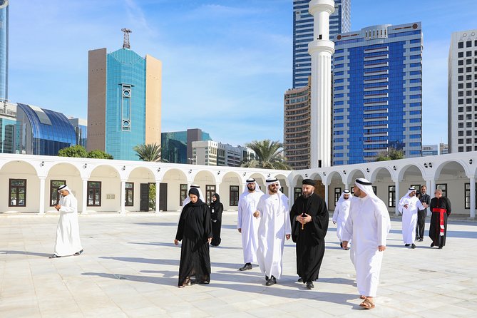 Downtown Walking tour with Emirati local - What the Emirati guide adds