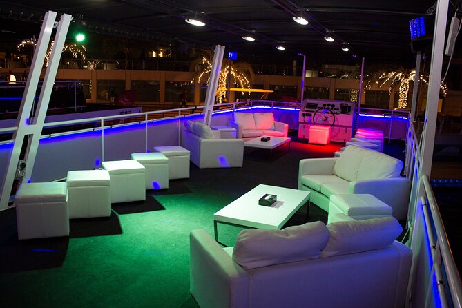 Dubai: 1-Hour Ain Boat Cruise - Music, seating, and the mood onboard