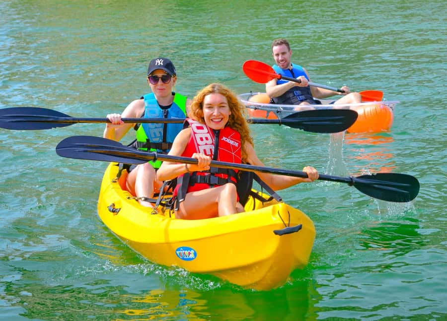Dubai: 1-hour Kayaking or Stand Up Paddle at Dukes The Palm - Choosing between a single kayak, double kayak, and SUP