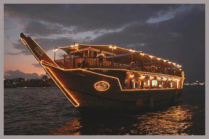 Dubai: 2-Hour Evening Dhow Cruise and Dinner - Boarding the dhow and finding your place