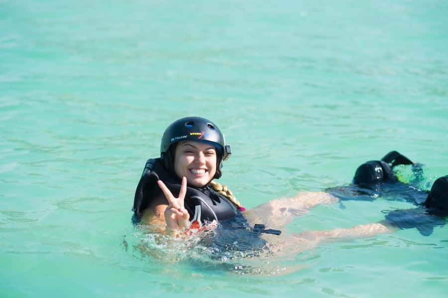 Dubai: 30-Min Flyboard Beginner Session at The Palm Jumeirah - The Palm setting and what your companions can do