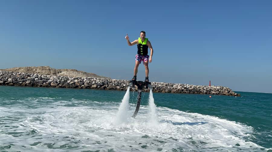 Dubai: 30-Min Flyboard with Burj Al Arab View & Soft Drink - Key points at a glance