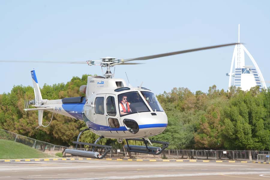 Dubai: 30-Minute Scenic Helicopter Tour - Takeoff near Burj Al Arab