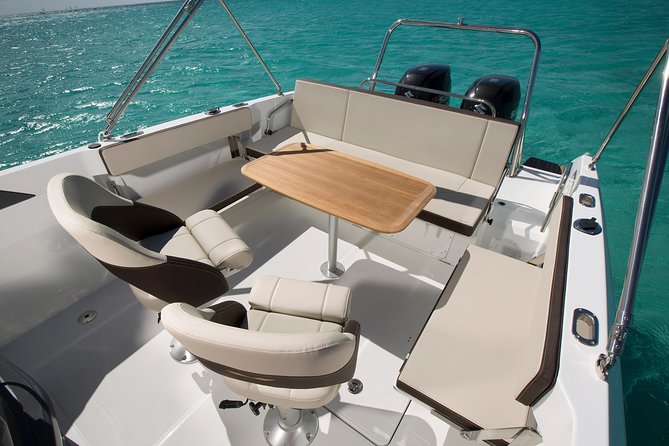 Dubai 3h Sea escape: Swim! Tan! Sightsee! - Meeting the yacht at Dubai Marina